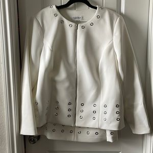 Calvin Klein - 20W - white skirt suit